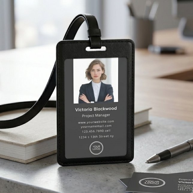 Tarjeta de identificación de empleado personalizad (Subido por el creador)