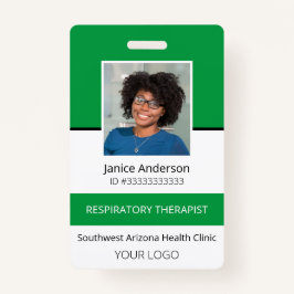 Tarjeta de identificación de empleado verde fotogr