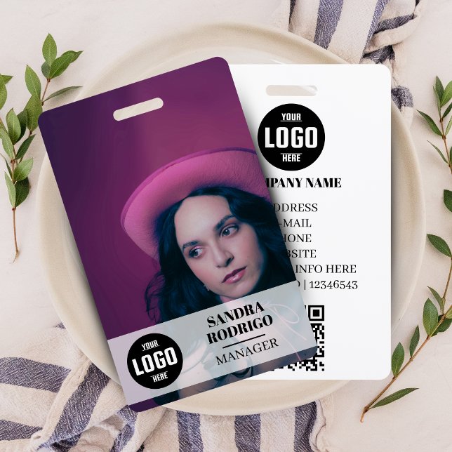 Tarjeta de identificación de empresa moderna con f (Modern Company ID Card with Photo & QR Code)