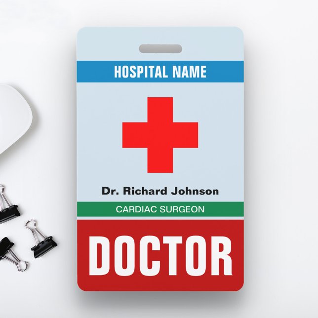 Tarjeta de identificación de médico con nombre per (Subido por el creador)