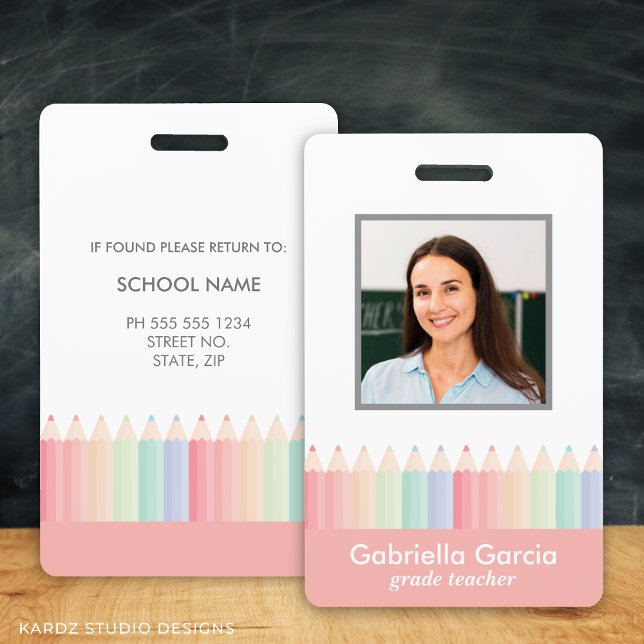 Tarjeta de identificación de profesor de la escuel (Personalize this teacher ID badge with picture, name and details.)