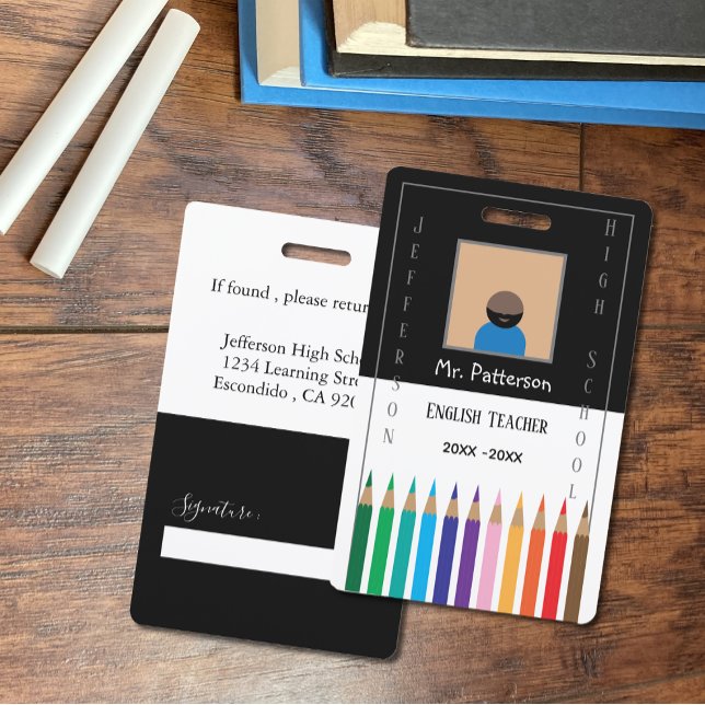 Tarjeta de identificación de profesor de lápices d (Black and white color pencils teacher vertical photo ID badge .)