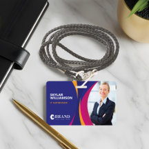 Diseño de color morado con identificación de empre