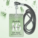 Tarjeta De Identificación Dulce verde 16 Aniversario VIP<br><div class="desc">Una manera inteligente de invitar a sus invitados a su dulce fiesta de 16 años. Las invitaciones a los huéspedes de esta insignia VIP de 16 tarjetas dulces metalizado color verde claro personalizado impresionarán a sus huéspedes. El diseño presenta un color verde claro falso metalizado con un purpurina plateado y...</div>