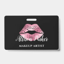 Elegante Artista de Maquillaje de Besos con Brillo