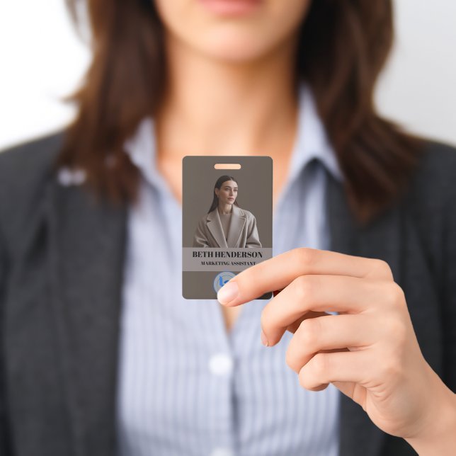 Tarjeta de identificación empresarial | Foto moder (Presentado)
