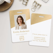 Foto de empleado con logotipo de empresa personali
