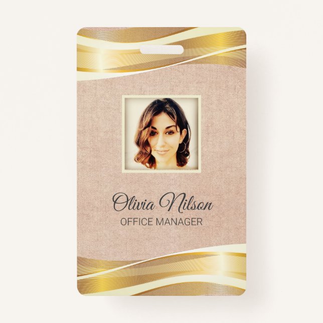 Tarjeta De Identificación Foto Sobre El Fondo De La Niebla Rosa (Anverso)