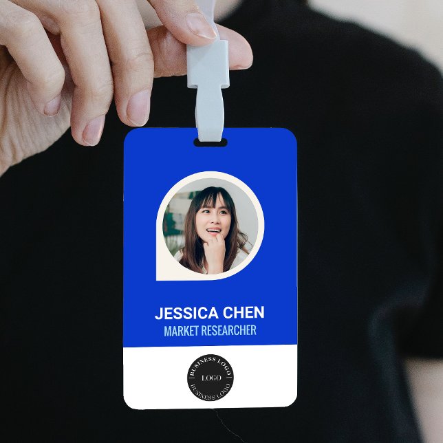 Tarjeta de identificación fotográfica de empleado  (Subido por el creador)