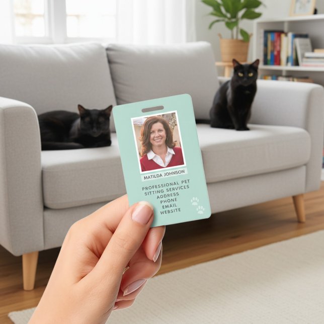 Tarjeta de identificación fotográfica de impresión (Upload your photo and add your details to this paw print id badge. Purrfect for pet sitters!)