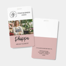 ID de empleado en logotipo rosa polvoriento y foto