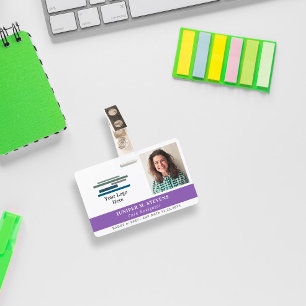 Tarjeta De Identificación Identificación de empleado morada con logotipo y f