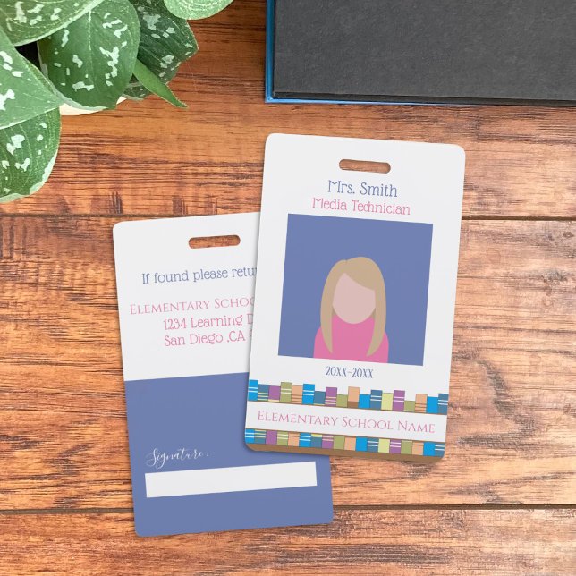 Tarjeta De Identificación Identificación del personal escolar con foto grand (School staff vertical ID badge with big photo .)