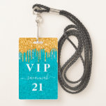 Tarjeta De Identificación Invitación de vip del purpurina de oro verde azula<br><div class="desc">Una insignia moderna, elegante y glamurosa para una fiesta de cumpleaños 21 (o de cualquier edad). Un fondo verde azulado, verde y purpurina con un falso goteo de purpurina dorado, pinta goteando. Personalice y agregue un nombre. El nombre está escrito con un guión moderno de estilo con letras a mano...</div>