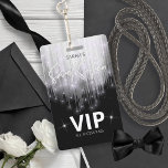 Tarjeta De Identificación Luces en cascada Sweet 16 Black and White ID790<br><div class="desc">Luces blancas, como la lluvia de vidrio en una lámpara de araña, caen en cascada por la cara de esta impresionante invitación de pase VIP que también incluye un llamativo tipo de letra distintivo para el texto 'Dulce Dieciséis'. Este glamoroso gráfico nocturno fiesta contra un fondo negro también está disponible...</div>