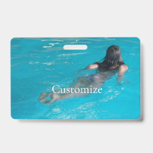 Tarjeta De Identificación Modelo femenina nadando en Thunder_Cove
