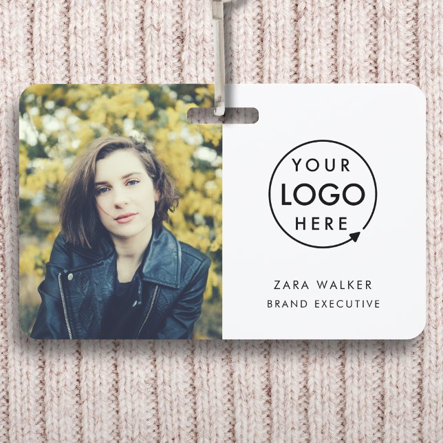 Tarjeta de identificación moderna | Logotipo Foto  (Stylish photo company branded staff ID badges for business events & employee identification.)