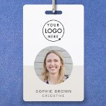 Tarjeta de identificación moderna | QR de Empleado<br><div class="desc">Tarjeta de identificación corporativa sencilla y elegante que se puede personalizar fácilmente con la foto de identificación de su empleado, nombre, posición, logotipo de la empresa, detalles de negocio y código QR o código de barras. El diseño es elegante y cuenta con una moderna tipografía minimalista y una pancarta en...</div>