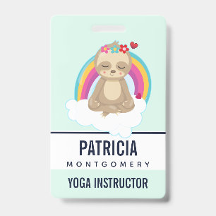 Tarjeta De Identificación Perezoso Marrón Adorable, Meditando en una Nube
