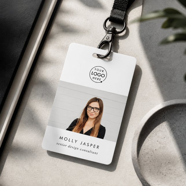 Tarjeta de identificación | Tarjetas de identifica (Custom vertical employee badges with headshot branding for offices, agencies, and studios)