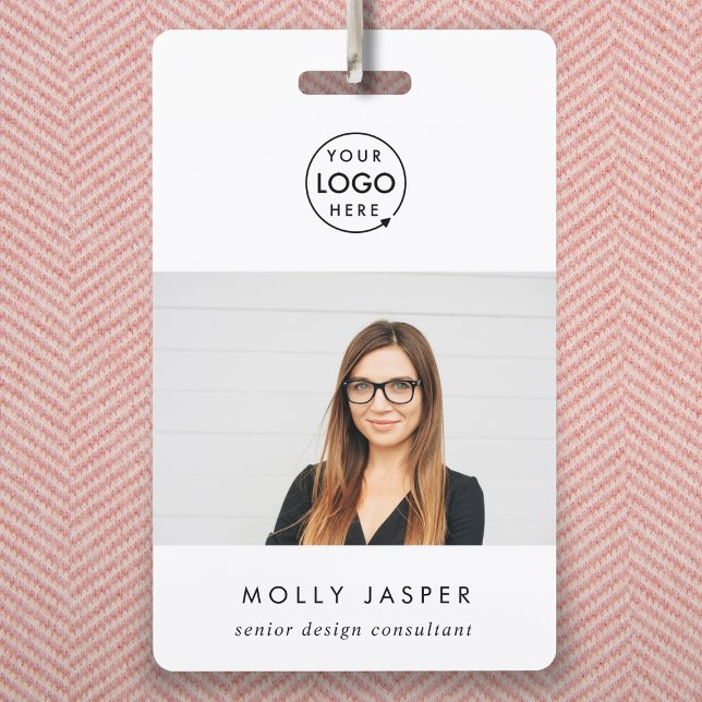 Tarjeta de identificación | Tarjetas de identifica (Create a modern photo ID badge with logo, name, and title for a polished professional look)