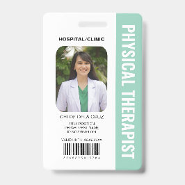 Tarjeta de identificación teal del personal médico