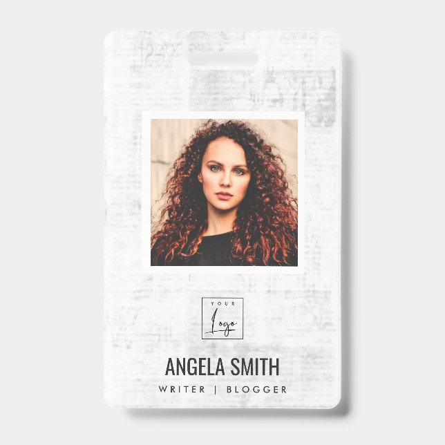 TARJETA DE IDENTIFICACIÓN TEXTURA DE PERIÓDICO EMPLEADO FOTO CÓDIGO DE BARRA (Parte frontal)