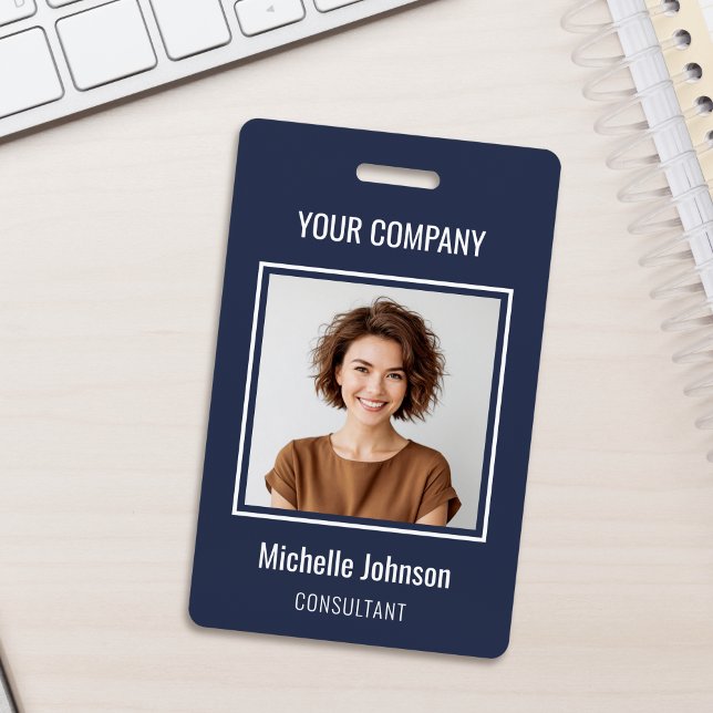 Tarjeta de identificación vertical personalizada b (Subido por el creador)