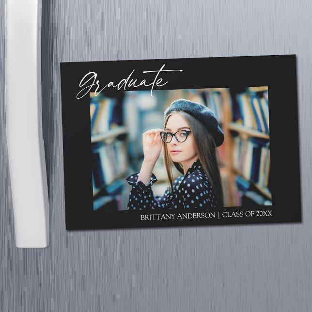 Tarjeta de imán de graduación moderna de caligrafí (Customize to change your personalized text size or text style.)