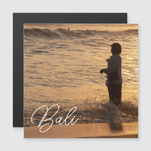 Tarjeta de imán de pescador al atardecer de Bali