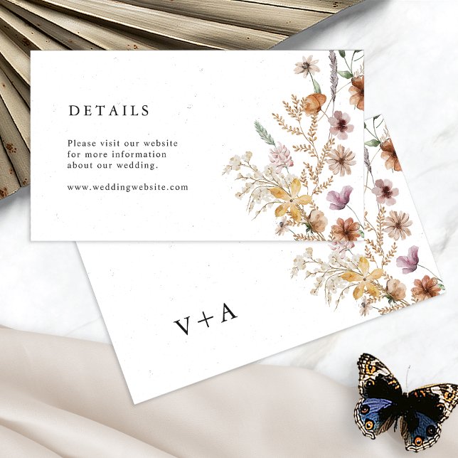 Tarjeta de inscripción del Boda del Boho Blanco (White Floral Boho Wedding Details Enclosure Card Monogrammed by Painted Paperie
)