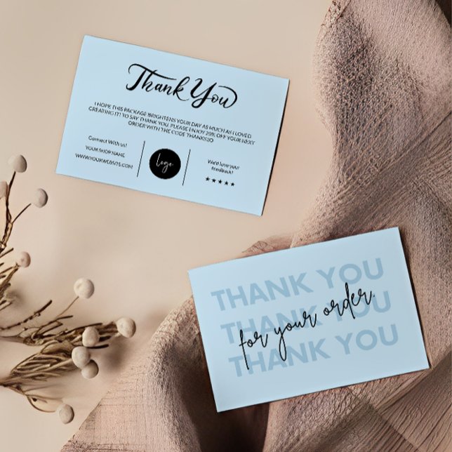 Tarjeta de inserción de paquete de negocios modern (Subido por el creador)