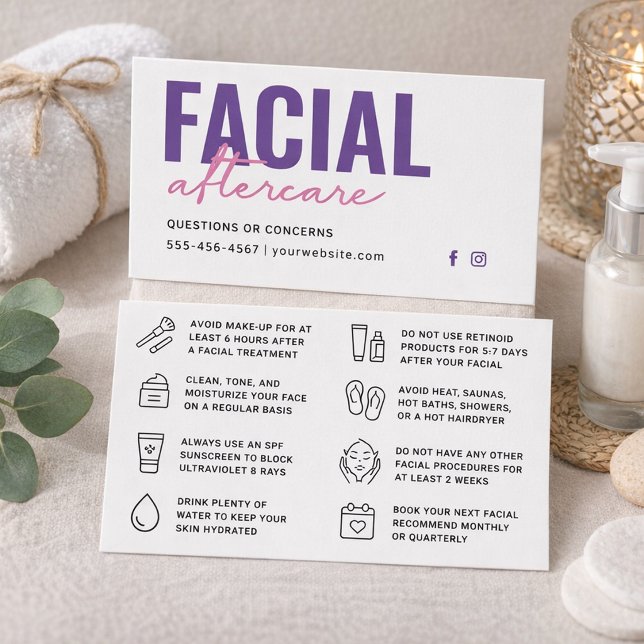 Tarjeta de instrucciones de cuidados posteriores p (Facial aftercare card flat lay mockup with soft neutral spa styling and elegant skincare)