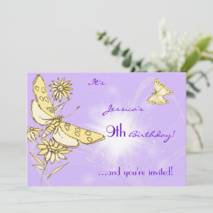 Tarjeta de invitación a la mariposa púrpura para l