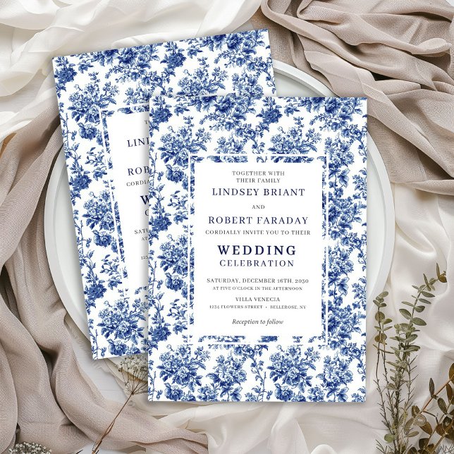 Tarjeta de Invitación de Boda Chic Blue Toile de J (Chic Blue Toile de Jouy Elegant Wedding Invitation)