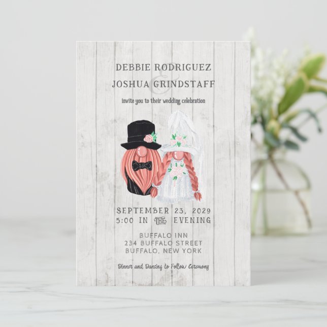 Tarjeta de Invitación de Boda Divertida con Gnomos (Anverso de pie)