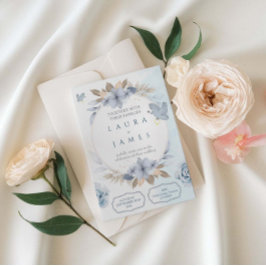 Tarjeta de Invitación de Boda Floral Azul Elegante