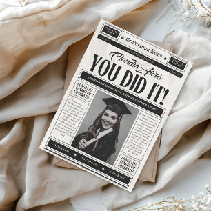 Tarjeta de Invitación de graduación de periódico v