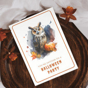 Tarjeta de invitación de Halloween con lechuza acu