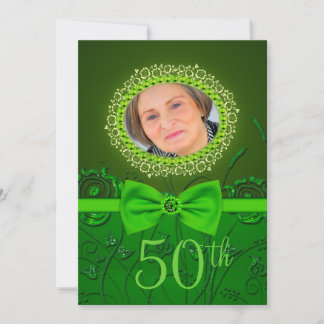 Tarjeta de invitación floral verde de 50 años