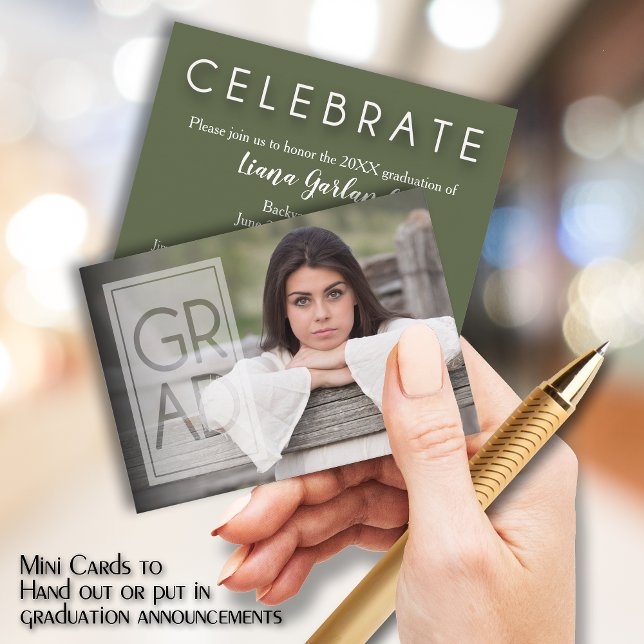 Tarjeta de invitación para fotos GRAD MINI Size 3. (Small 3.5" x 2.5" graduation party cards to hand out or include in your graduation announcements.)