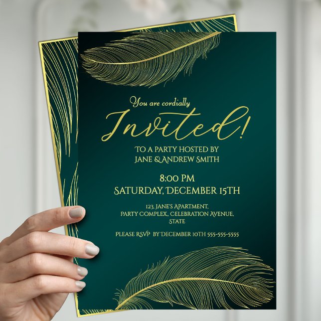 Tarjeta de Invitación Verde con Pluma Dorada Elega (Subido por el creador)