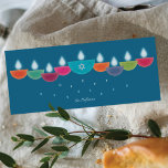 Tarjeta de Janucá | Menorá de lámpara de aceite co<br><div class="desc">Celebre Hanukkah con un diseño de tarjeta de felicitación vibrante y contemporáneo. Esta menorá está formada por lámparas de aceite coloridas en forma de tazón, cada una con una llama brillante, dispuestas en una alegre exhibición. La lámpara central destaca una Estrella de David de lámina falsa, agregando significado y elegancia....</div>