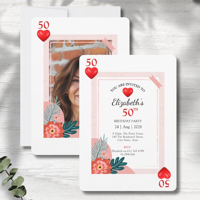 Tarjeta de Juicio de Corazones Invitación a Fiesta (50th birthday party invitations in playing card style on a grey wood background.)