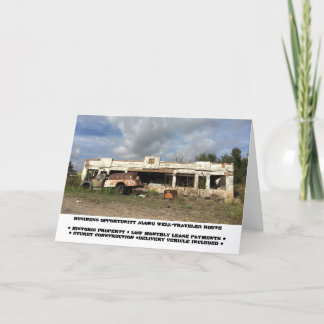 tarjeta de la casa que necesita reparaciones del