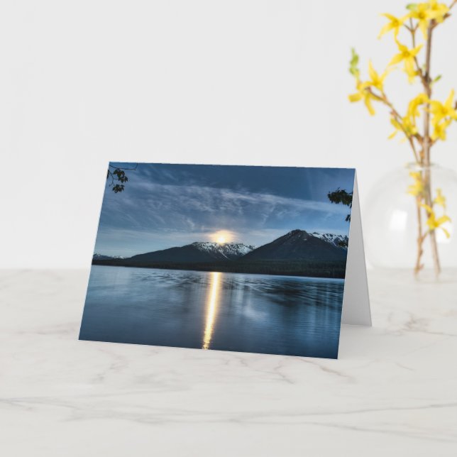 Tarjeta de la Luna sobre el Lago (flor amarilla)
