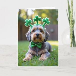 Tarjeta de lazo de trébol de perro lindo