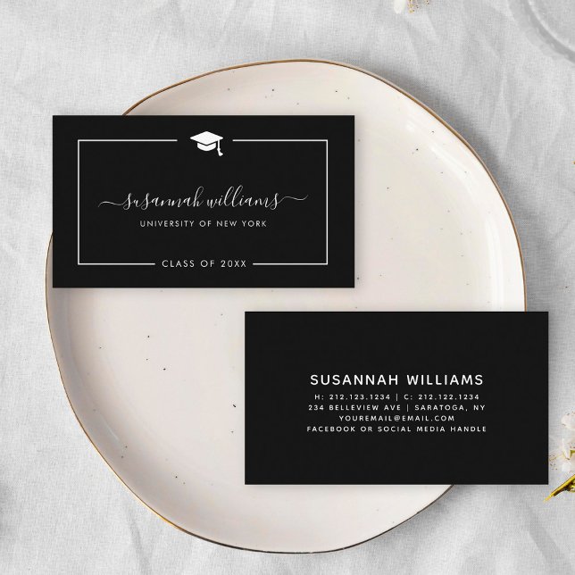 Tarjeta de llamadas Mínima Moderna de Moda de guió (Two elegant black business cards on a white plate. One card has a graduation cap icon, cursive text)