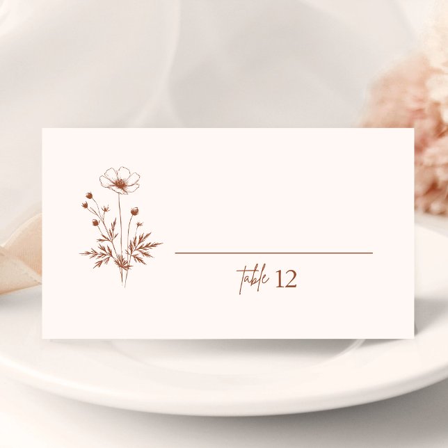 Tarjeta de lugar de boda de terracota de flores si (Rustic terracotta place card adds boho charm and guides guests to their seats beautifully.)
