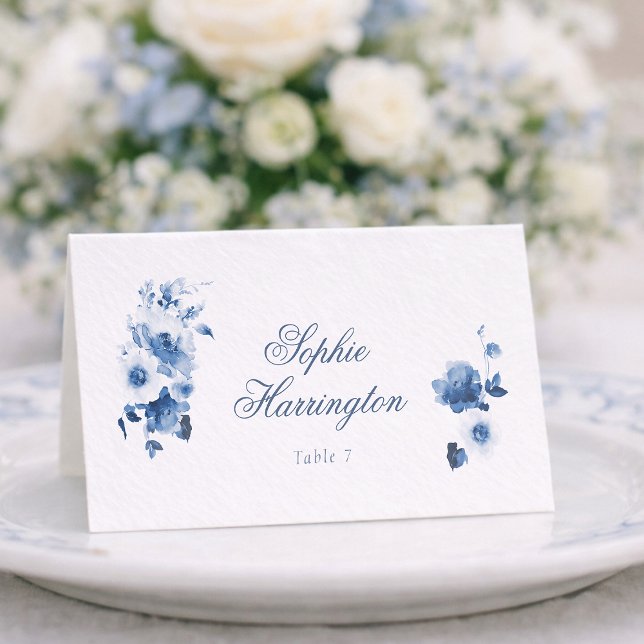 Tarjeta de lugar de boda floral azul polvoriento (Subido por el creador)